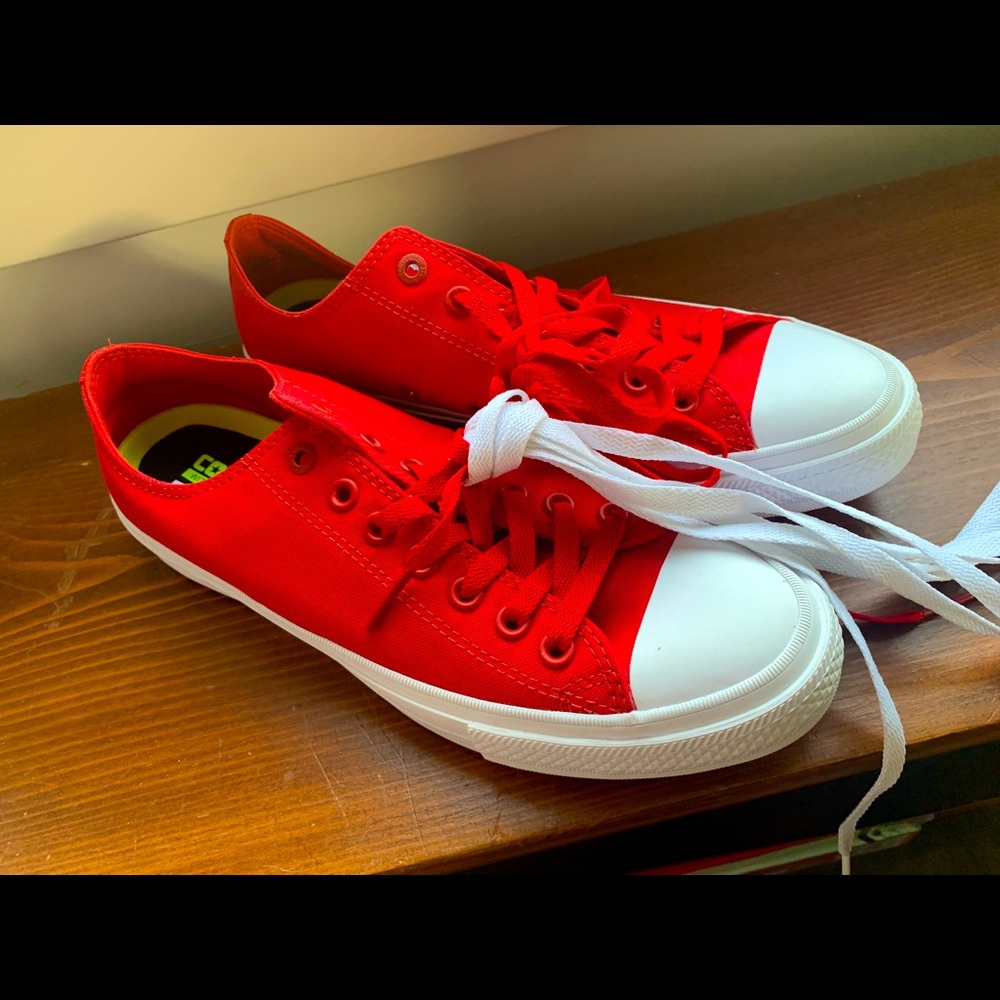 Converse shoes w/ extra laces size 11 Brand New!